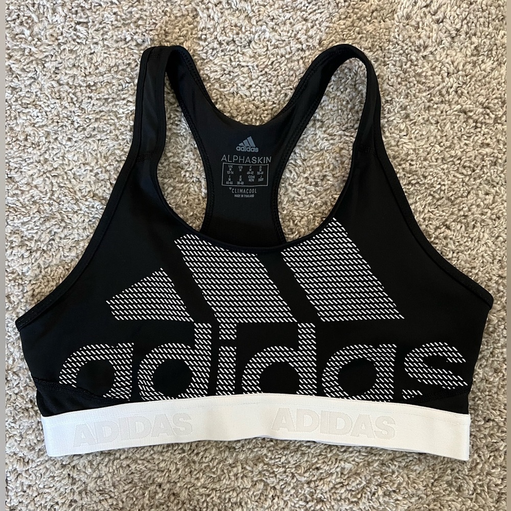 Adidas sports bra. Medium. Like new.